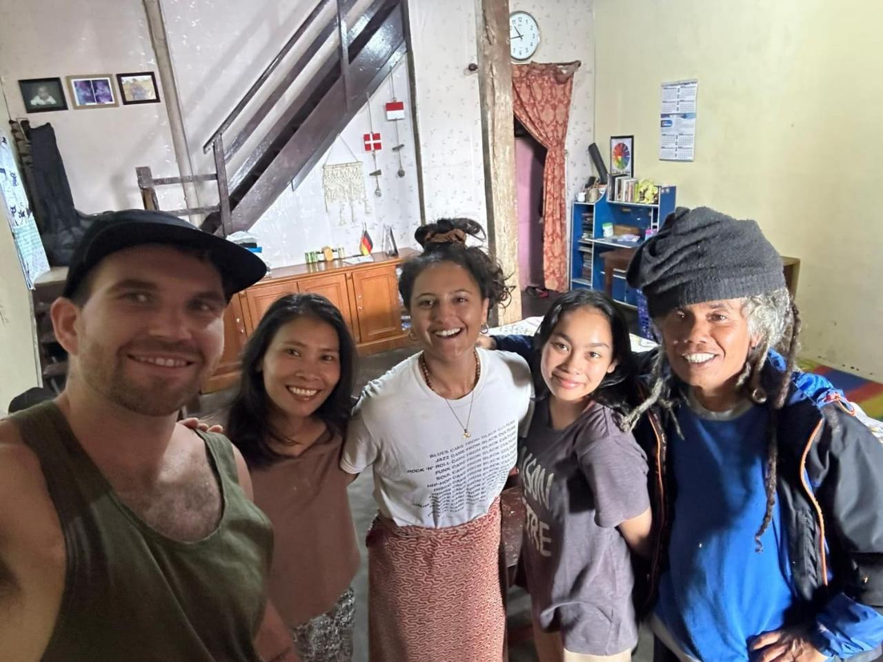 Smiley'S Homestay Berastagi Extérieur photo