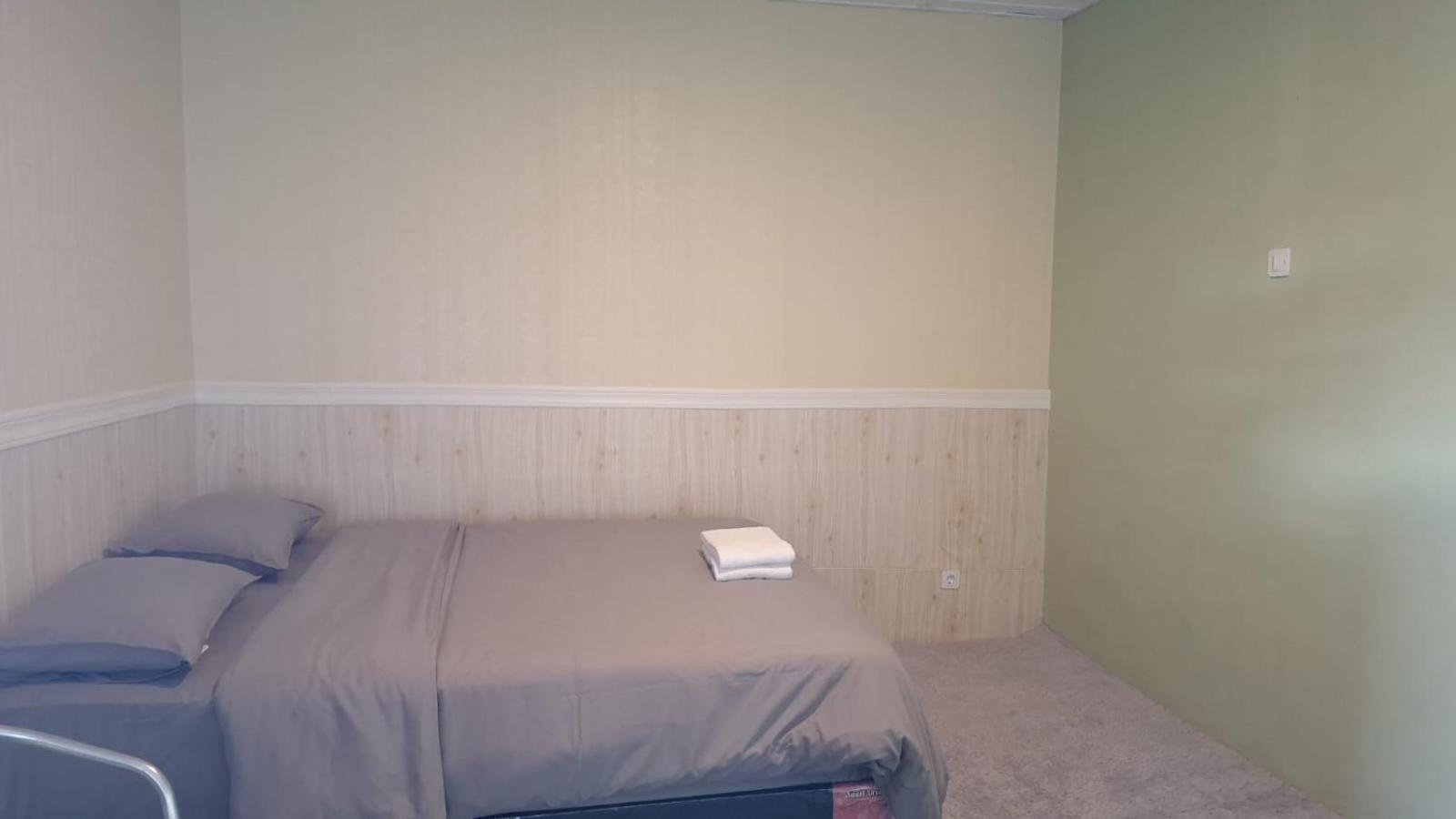 Smiley'S Homestay Berastagi Chambre photo