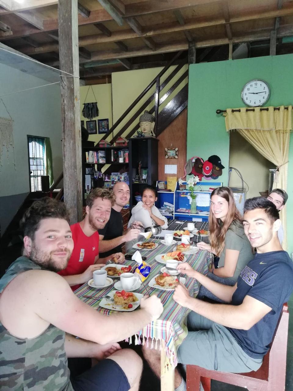 Smiley'S Homestay Berastagi Extérieur photo