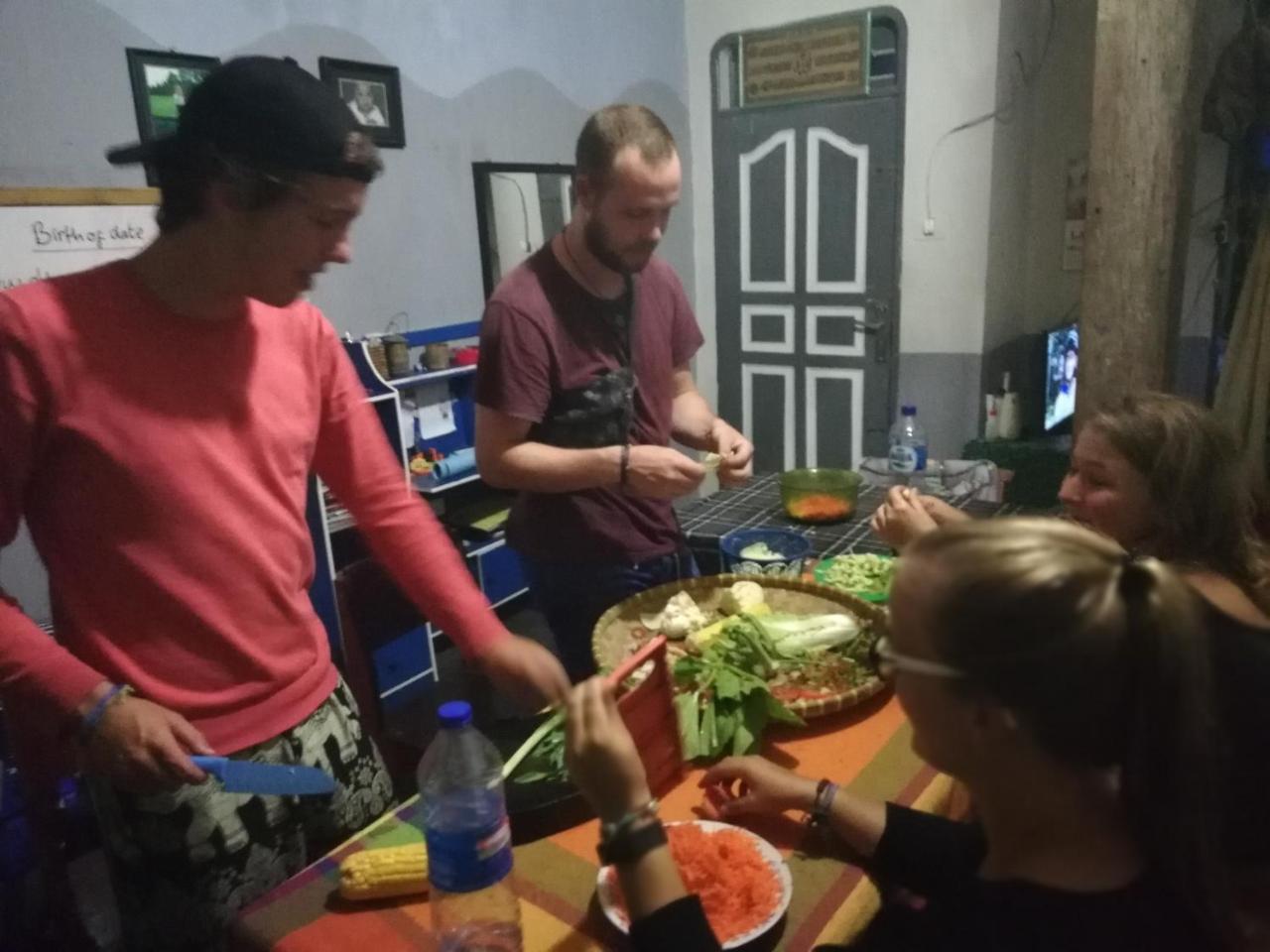 Smiley'S Homestay Berastagi Extérieur photo