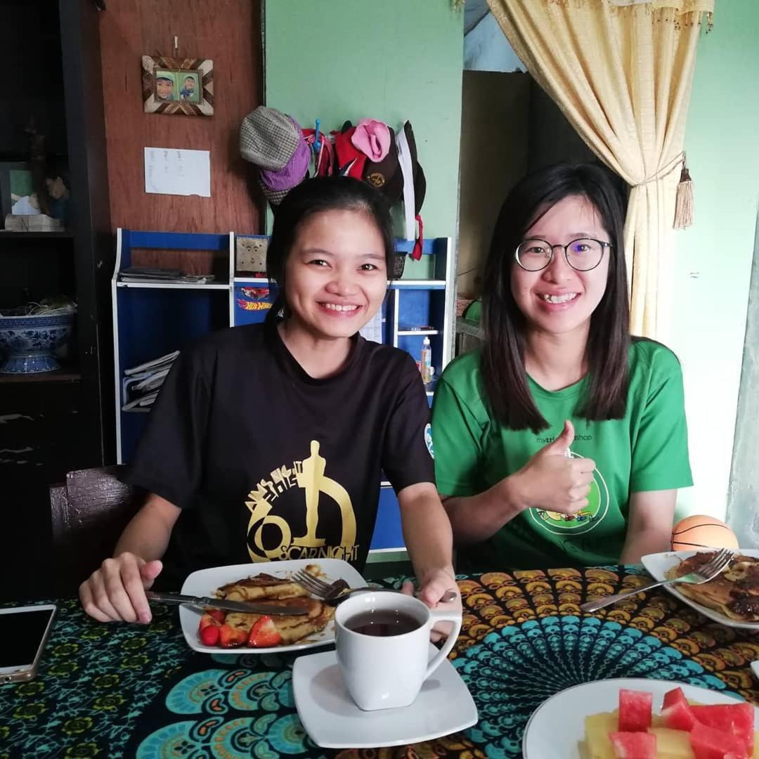 Smiley'S Homestay Berastagi Extérieur photo